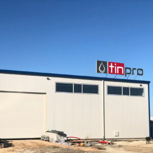 Светеща табела и обемни букви за TinPro