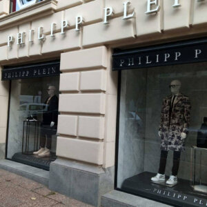 Светещи обемни букви и лого – Philipp Plein, София Светещи обемни букви и лого със страници от инокс - Philipp Plein