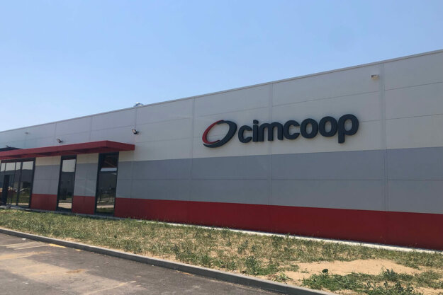 Illuminated channel letters and logo for Cimcoop production base