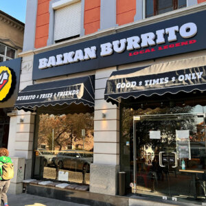 Светещи обемни букви и табела за Balkan Burrito в град Пловдив Светещи обемни букви и табела за Balkan Burrito, Пловдив