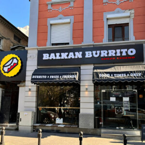 Светещи обемни букви от плексиглас и табела за Balkan Burrito, Пловдив Светещи обемни букви и табела за Balkan Burrito, Пловдив