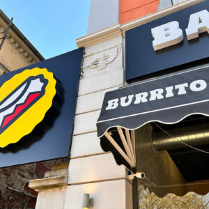 Светещо лого за Balkan Burrito, Пловдив Светещи обемни букви и табела за Balkan Burrito, Пловдив
