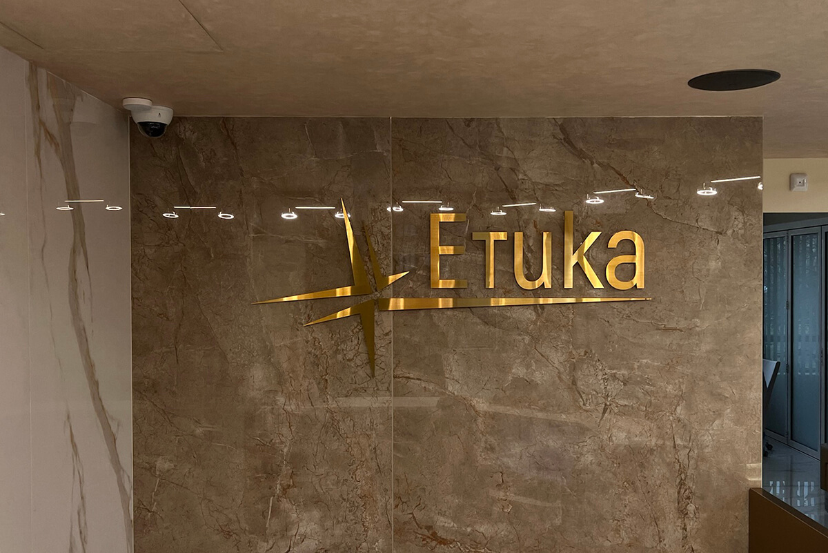Inox channel letters for reception - Medical Center 