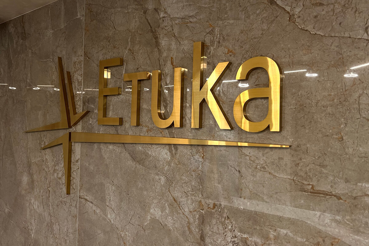 Inox channel letters for reception - Medical Center 