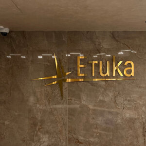 Иноксови обемни букви за рецепция – Медицински Център Eтика, Пловдив Обемни букви от инокс за рецепция - МЦ Eтика, Пловдив