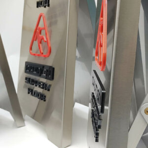 Предупредителна метална табела тип стойка Внимание! Хлъзгав под! Предупредителна метална табела тип стойка Хлъзгав под