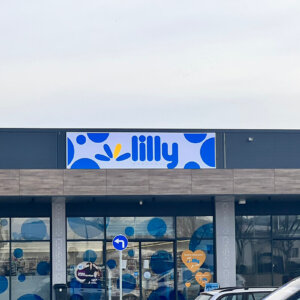 Светеща табела с лице от винил и алуминиеви профили - Дрогерия Лили, Панагюрище