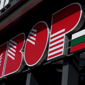 Светещи обемни букви и български флаг за Мебелна къща ЯВОР