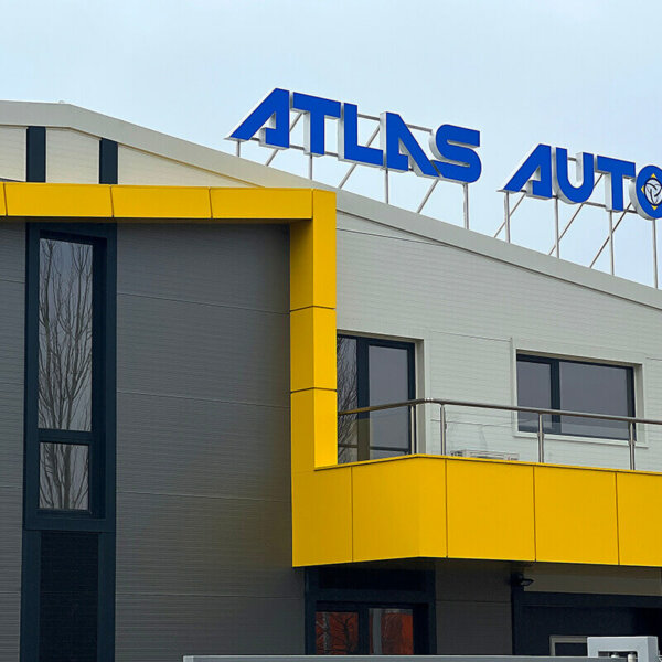 Illuminated channel letters from Alurapid for Atlas Auto Plus