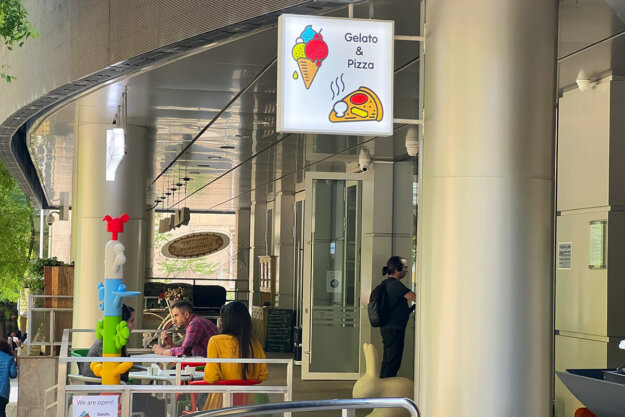 Double-sided console illuminated sign Gelato & Pizza, Sofia