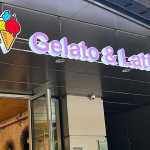 Светещи обемни букви и лого от плексиглас за Gelato & Latte, София