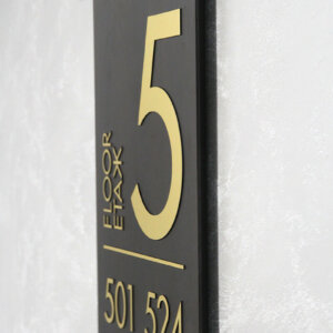 Визуална комуникация в хотел DoubleTree by Hilton, Пловдив Интериорни табели за етажи в хотел DoubleTree by Hilton, Пловдив