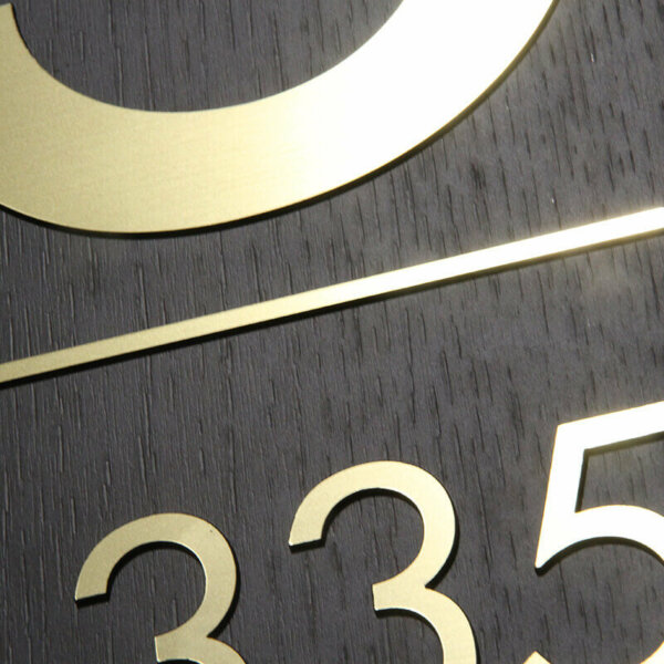 Визуална комуникация с табели за етажи в хотел DoubleTree by Hilton, Пловдив Изграждане на визуална комуникация с табели за етажи в хотел DoubleTree by Hilton, Пловдив