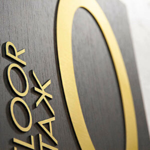 Изграждане на визуална комуникация с табели за етажи – DoubleTree by Hilton, Пловдив Изграждане на визуална комуникация с табели за етажи - DoubleTree by Hilton, Пловдив