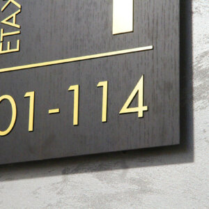 Изграждане на визуална комуникация с табели за етажи в хотел DoubleTree by Hilton Изграждане на визуална комуникация с табели за етажи в хотел DoubleTree by Hilton, Пловдив