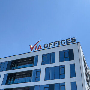 Светещи обемни букви Via Offices Много големи букви - Via Offices