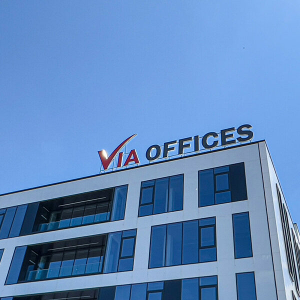 Illuminated channel letters - Via Offices