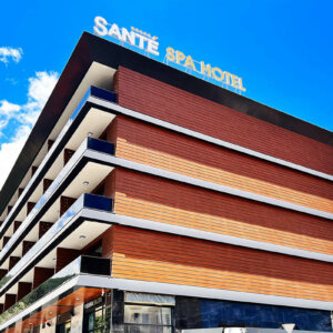 Светещи обемни букви от алуминий – SPA Hotel Santé, Велинград Светещи обемни букви за покрив - SPA Hotel Santé, Велинград