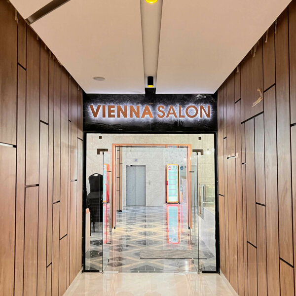 Светещи обемни букви от мед Vienna Salon за SPA Hotel Santé Светещи обемни букви от мед Vienna Salon за Santé SPA Hotel
