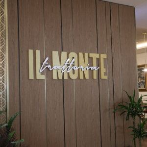 Интериорни букви от месинг за IL Monte в DoubleTree by Hilton