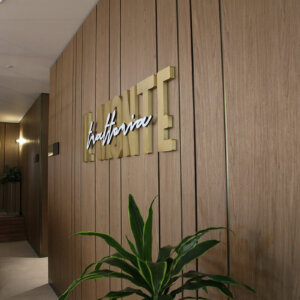 Интериорни букви от месинг за IL Monte Trattoria в DoubleTree by Hilton, Пловдив