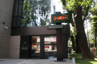 Светещ тотем за Ill Monte Trattoria, Пловдив