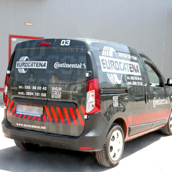 Облепяне на автомобил на Eurocatena с рекламна графика