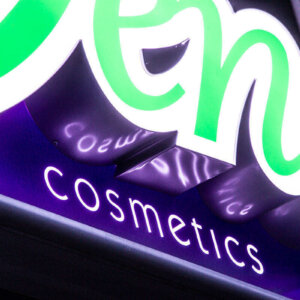 Обемни букви с алуминиеви страници и лице плексиглас, Венера Козметикс