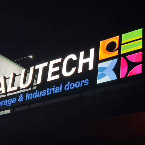 Alutech България светещи обемни букви Alutech България светещи обемни букви