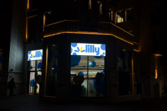 Lilly Drogerie illuminated signs for the store on Nezavisimost Square, Varna