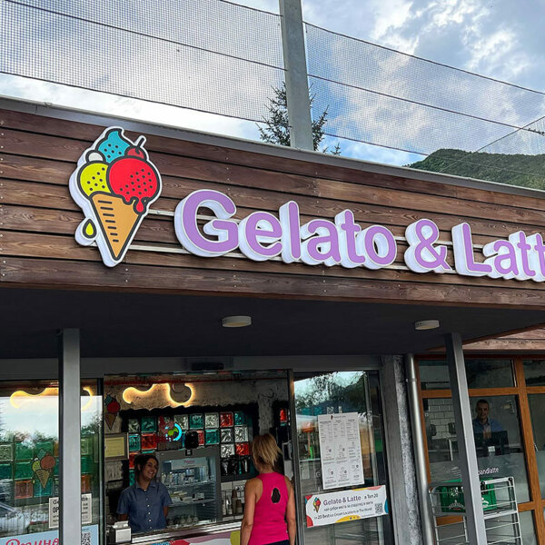 Gelato & Latte светещи обемни букви с LED Gelato & Latte светещи обемни букви с LED