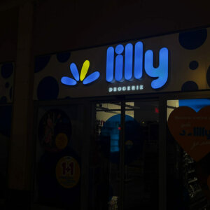 Illuminated acrylic letters Lilly Drogerie, Plovdiv Illuminated acrylic letters Lilly Drogerie, Plovdiv