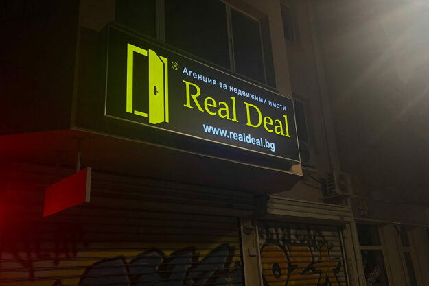 Real Deal flexible face illuminated sign