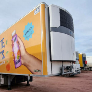 Цялостно облепяне с фолио на фирмен камион