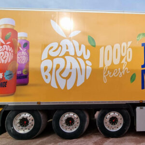 Реклама на Raw Brani сокове -облепяне на камион