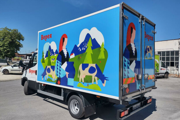Complete branding of a cargo truck for Vereia