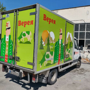 Truck branding with printed graphics Vereia Truck branding with printed graphics Vereia