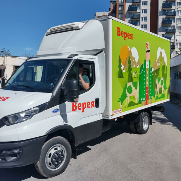 Млечни продукти Верея – облепяне на камион Млечни продукти Верея - облепяне на камион