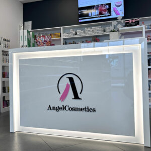 Букви от плексиглас за каса на магазин, Angel Cosmetics Букви от плексиглас за каса на магазин, Angel Cosmetics