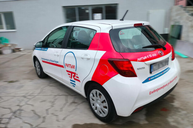 Eye-catching Toyota Yaris branding with Ritam 4 TB advertising