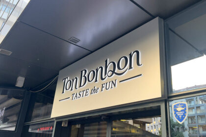 Ton Bonbon Riva Center restaurant sign