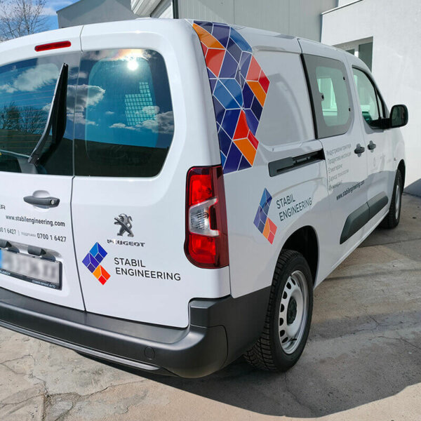 Wrapping Peugeot Partner of Stabil Engineering