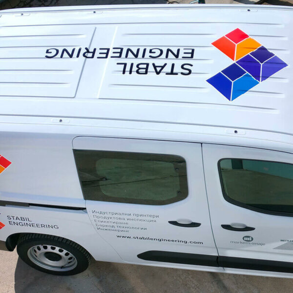 Installation of 3M IJ280 cast film on car roof 
