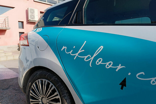 Nikdoor car wrapping using 3M IJ180mC Film