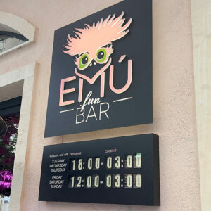 Emú acrylic sign