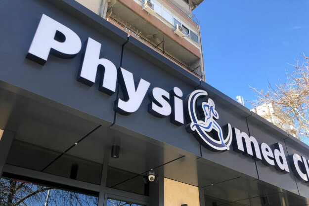 Physiomed illuminated acrylic letters