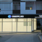 SWIPE.BG светеща табела - нощен изглед